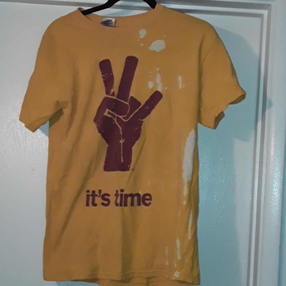 Mustard yellow tee
